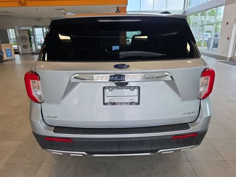 Used 2021 Ford Explorer XLT w/ Equipment Group 202A AWD/4WD image 9