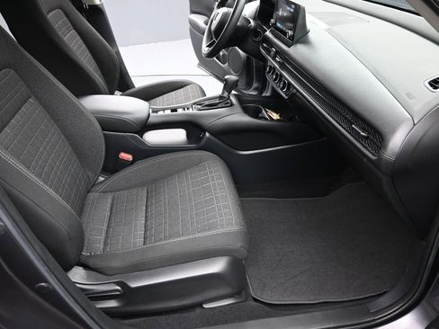 Certified 2024 Honda HR-V LX image 25