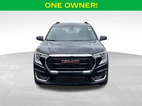 Used 2024 GMC Terrain SLE w/ Driver Convenience Package FWD image 3