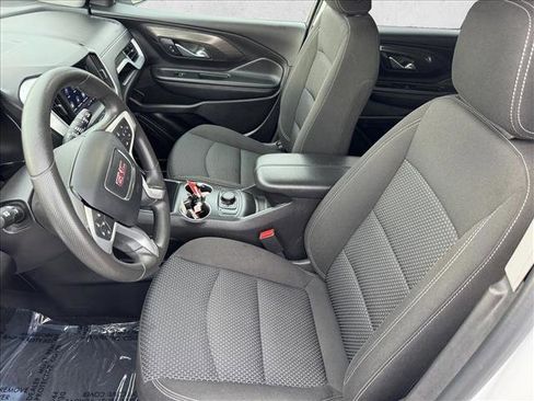 Used 2024 GMC Terrain SLE AWD/4WD image 10