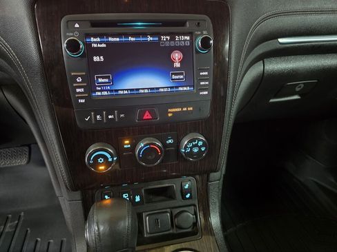 Used 2015 Chevrolet Traverse LT w/ Style and Technology Package FWD image 28