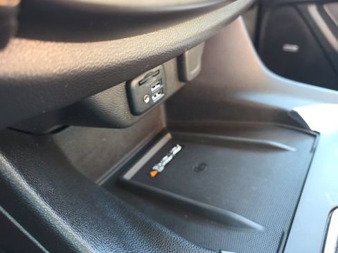Used 2020 Chevrolet Traverse Premier AWD/4WD image 25