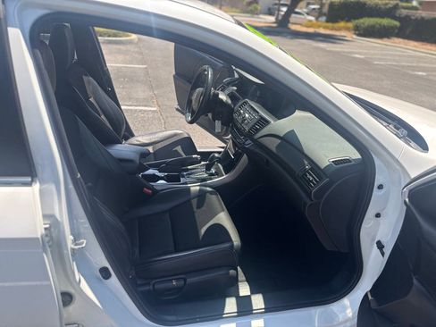 Used 2017 Honda Accord Sport image 24