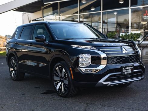 New 2026 Mitsubishi Outlander SE image 7