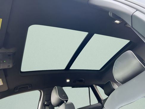 Certified 2025 Volkswagen Atlas Cross Sport SEL Premium R-Line image 22