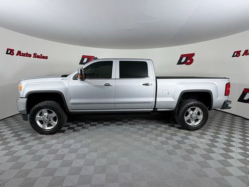 Used 2016 GMC Sierra 2500 SLT w/ Duramax Plus Package AWD/4WD image 3