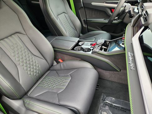 Used 2025 Lamborghini Urus SE image 12