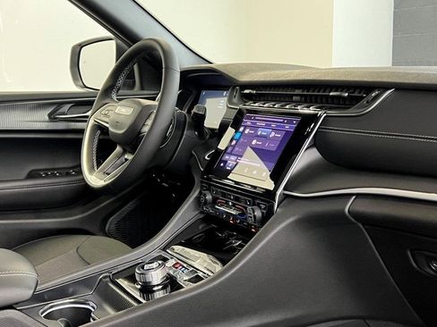 New 2025 Jeep Grand Cherokee L Laredo w/ Luxury Tech Group I image 7