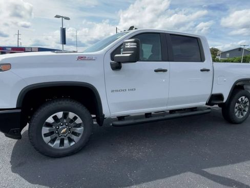 New 2025 Chevrolet Silverado 2500 Custom w/ Custom Value Package image 4