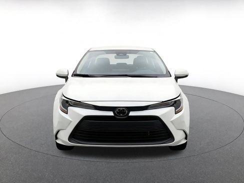 Used 2025 Toyota Corolla LE FWD image 2