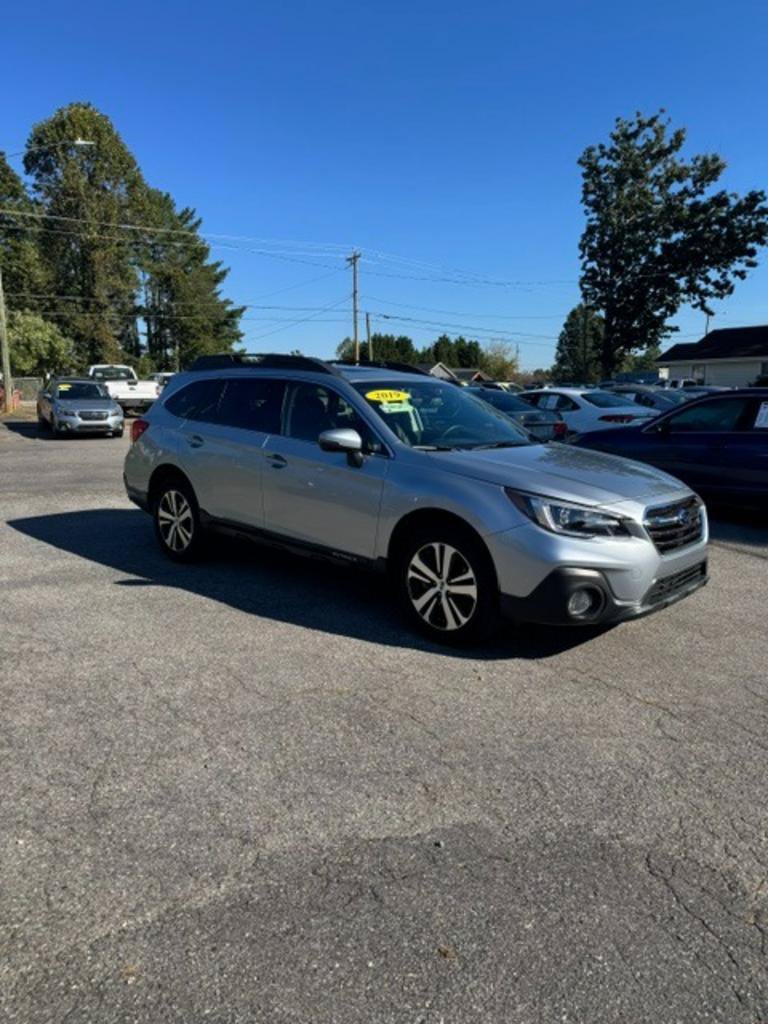 Used 2019 Subaru Outback 2.5i Limited AWD/4WD image 1