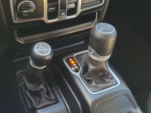 Used 2021 Jeep Wrangler Unlimited Sport AWD/4WD image 26