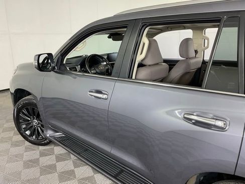 Used 2023 Lexus GX 460 Premium w/ Accessory Package AWD/4WD image 36