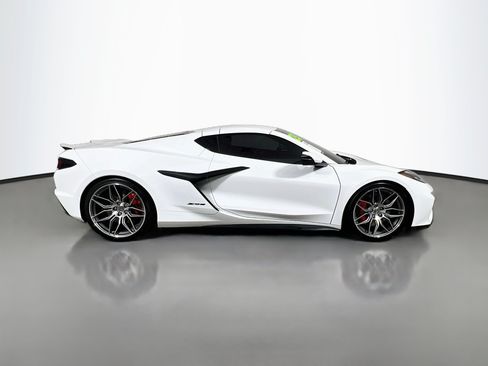 Used 2023 Chevrolet Corvette Z06 RWD image 3