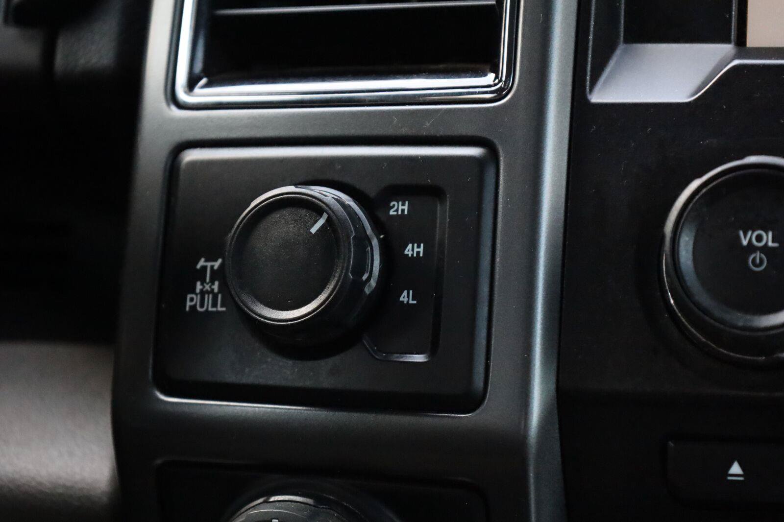 Used 2018 Ford F150 XLT w/ Equipment Group 302A Luxury AWD/4WD image 38