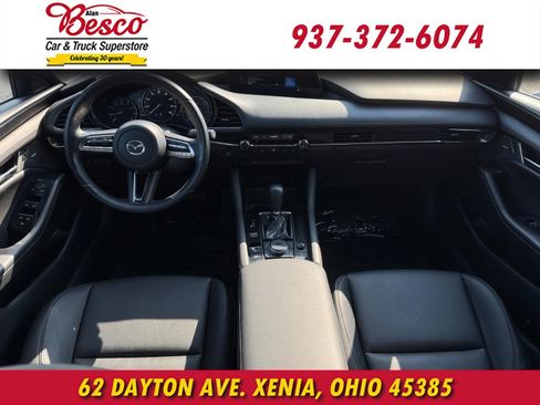 Used 2019 MAZDA MAZDA3 Hatchback w/ Preferred Package FWD image 8