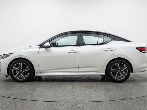 Used 2025 Nissan Sentra SV image 5
