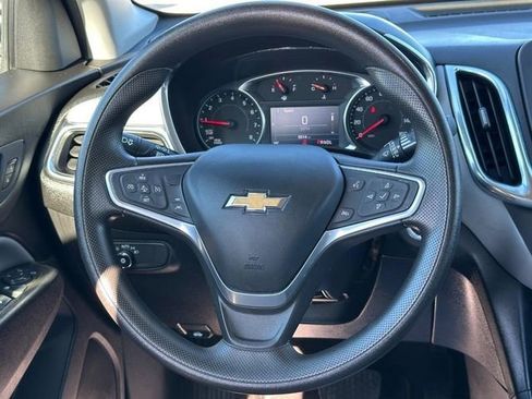 Used 2022 Chevrolet Equinox LS w/ LS Convenience Package image 12