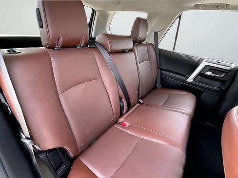 Used 2021 Toyota 4Runner Limited AWD/4WD image 19