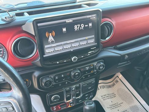 Used 2021 Jeep Wrangler Unlimited Rubicon w/ Safety Group image 25