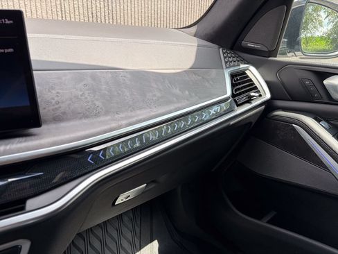 Used 2023 BMW X7 xDrive40i w/ M Sport Package AWD/4WD image 48