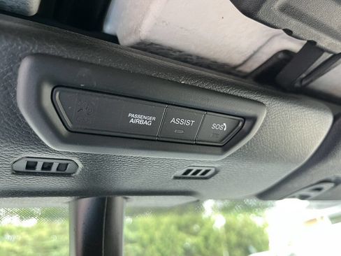 Used 2022 Jeep Wrangler Unlimited Sahara w/ LED Lighting Group AWD/4WD image 37