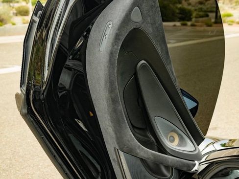 Used 2017 McLaren 570S RWD image 35