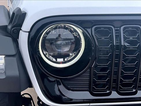 Used 2025 Jeep Wrangler Unlimited Sport AWD/4WD image 26