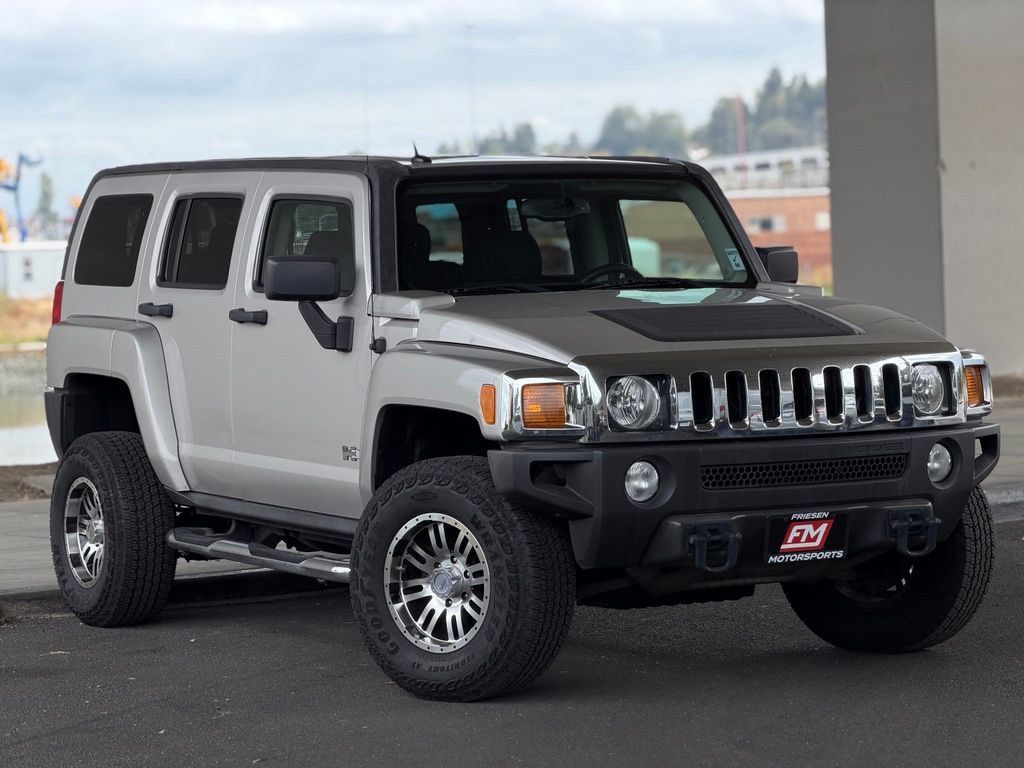 Used 2007 HUMMER H3 AWD/4WD image 2