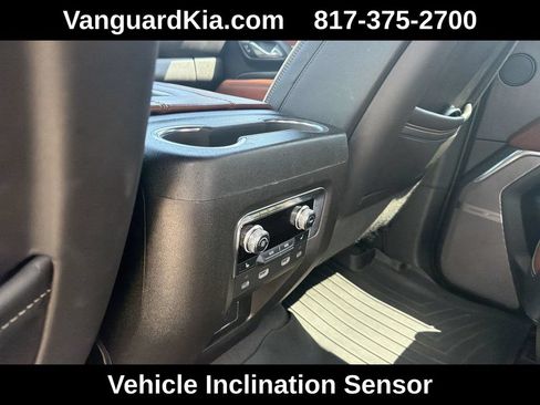 Used 2023 GMC Yukon XL Denali Ultimate AWD/4WD image 26
