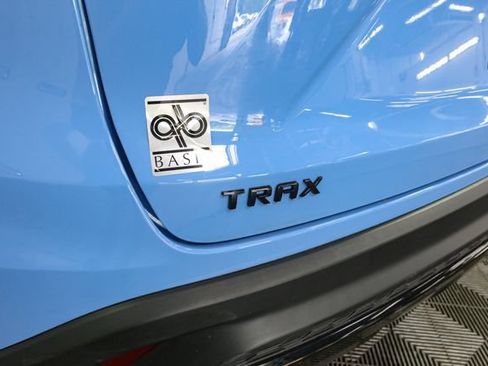 Used 2024 Chevrolet Trax RS FWD image 9