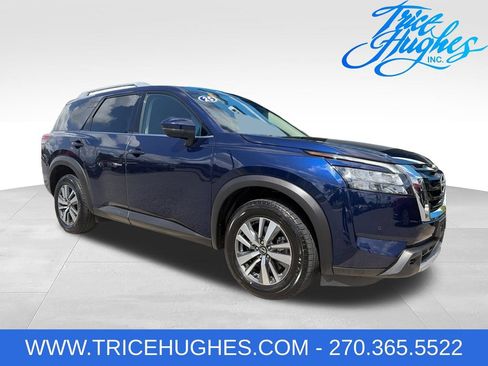 Used 2025 Nissan Pathfinder SL AWD/4WD image 1