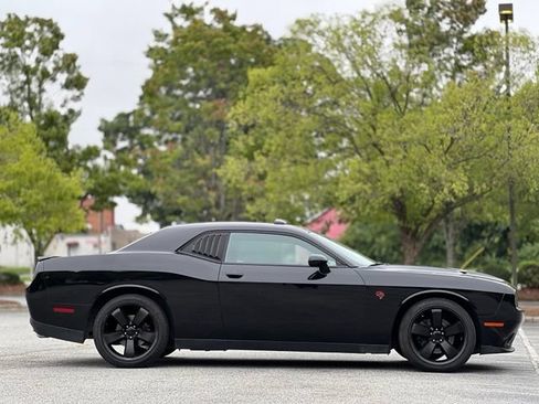 Used 2016 Dodge Challenger R/T w/ Driver Convenience Group RWD image 4
