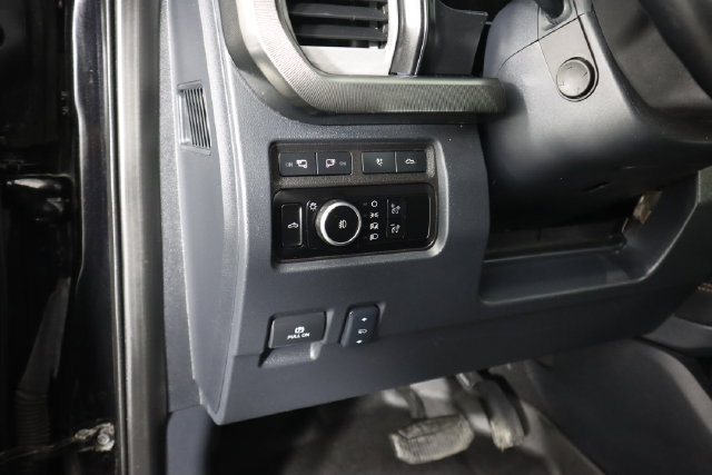 Used 2024 Ford F250 Platinum w/ FX4 Off-Road Package AWD/4WD image 44