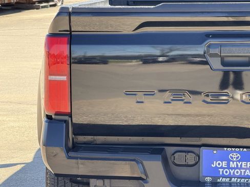 Used 2024 Toyota Tacoma TRD Sport image 10