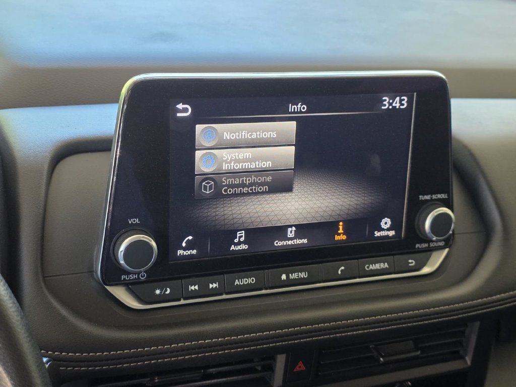 Used 2024 Nissan Rogue S FWD image 14
