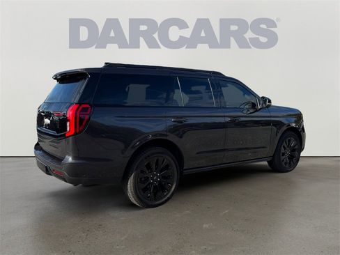 Used 2025 Ford Expedition Platinum w/ Stealth Appearance Package image 7