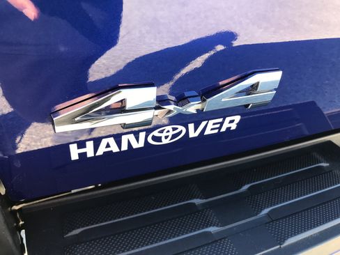 Certified 2024 Toyota Tacoma SR5 image 10