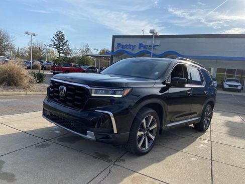 Used 2024 Honda Pilot Touring image 4