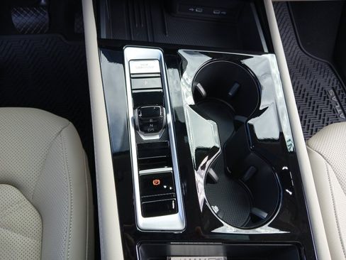 New 2026 Volkswagen Atlas SE FWD image 37