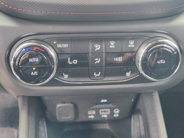Used 2022 Chevrolet TrailBlazer RS w/ Technology Package FWD image 21