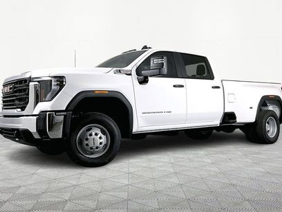New 2026 GMC Sierra 3500 Pro w/ Convenience Package
