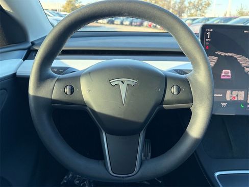 Used 2024 Tesla Model Y Long Range image 11