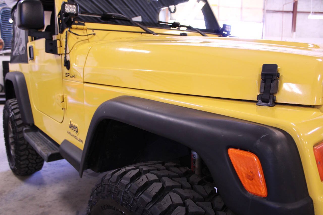 Used 2005 Jeep Wrangler Sport w/ 30" Tire & Wheel Group AWD/4WD image 14