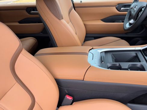 New 2026 Nissan Armada SL image 12