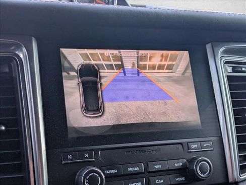 Used 2018 Porsche Macan image 12