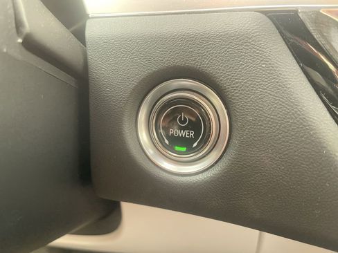 Used 2024 Cadillac Lyriq Luxury AWD/4WD image 15