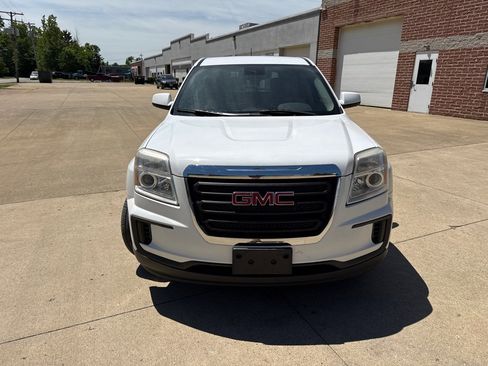 Used 2017 GMC Terrain SLE FWD image 2