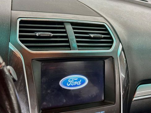Used 2017 Ford Explorer Sport w/ Equipment Group 401A AWD/4WD image 4