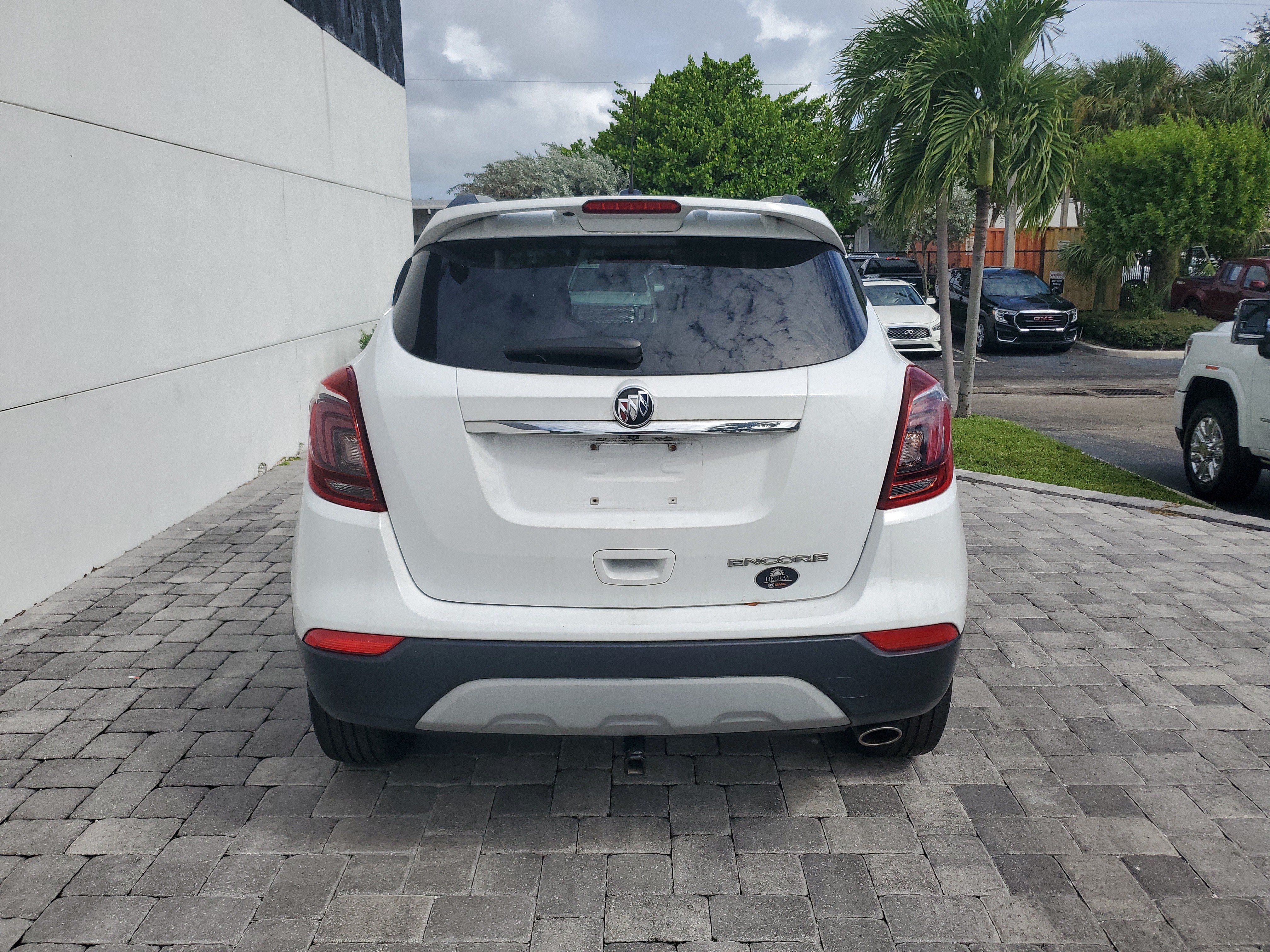 Used 2019 Buick Encore Sport Touring w/ Safety Package FWD image 5